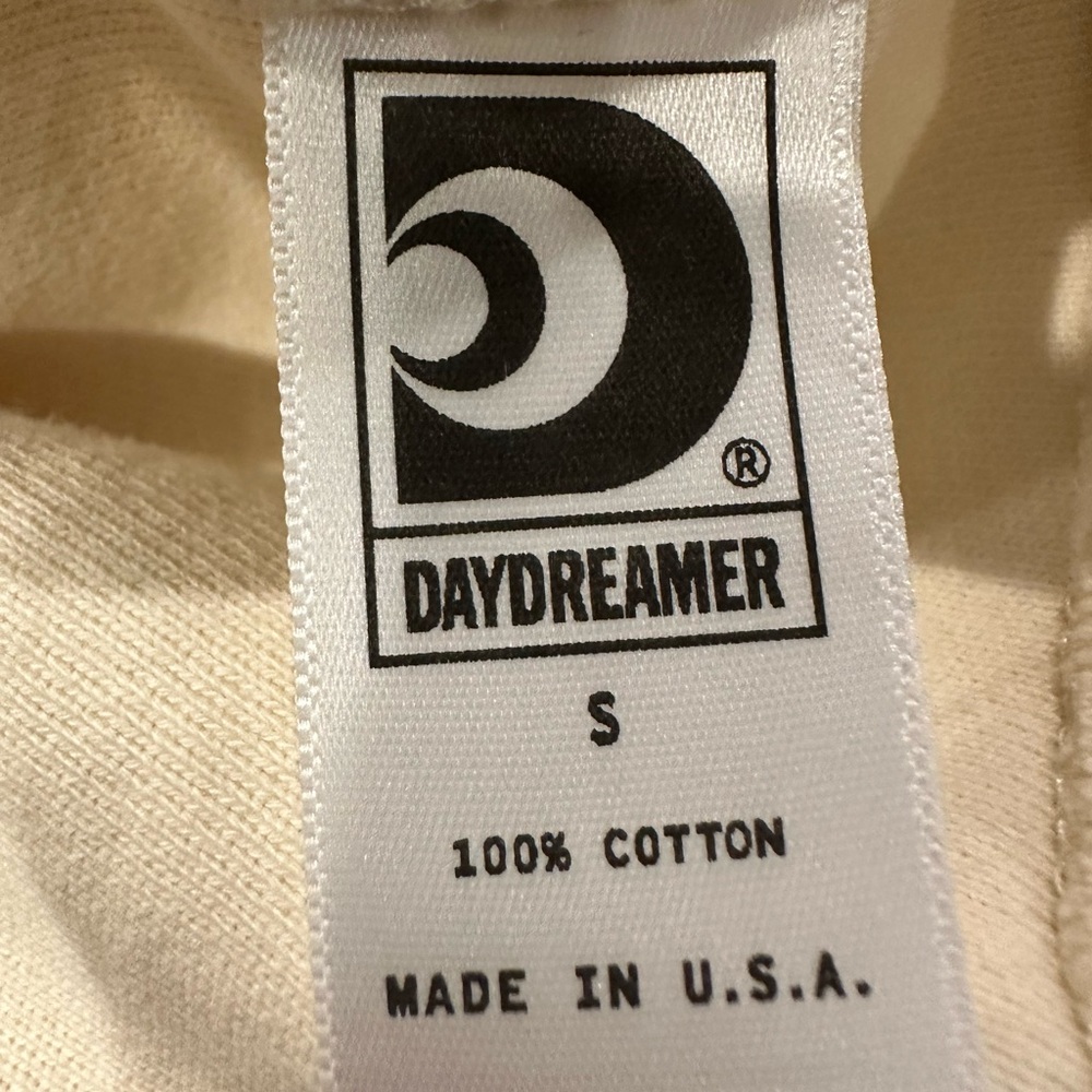 Daydreamer Doors Raglan Cream Sweatshirt with Red Graphic Logo Size Small NWT - Picture 11 of 13